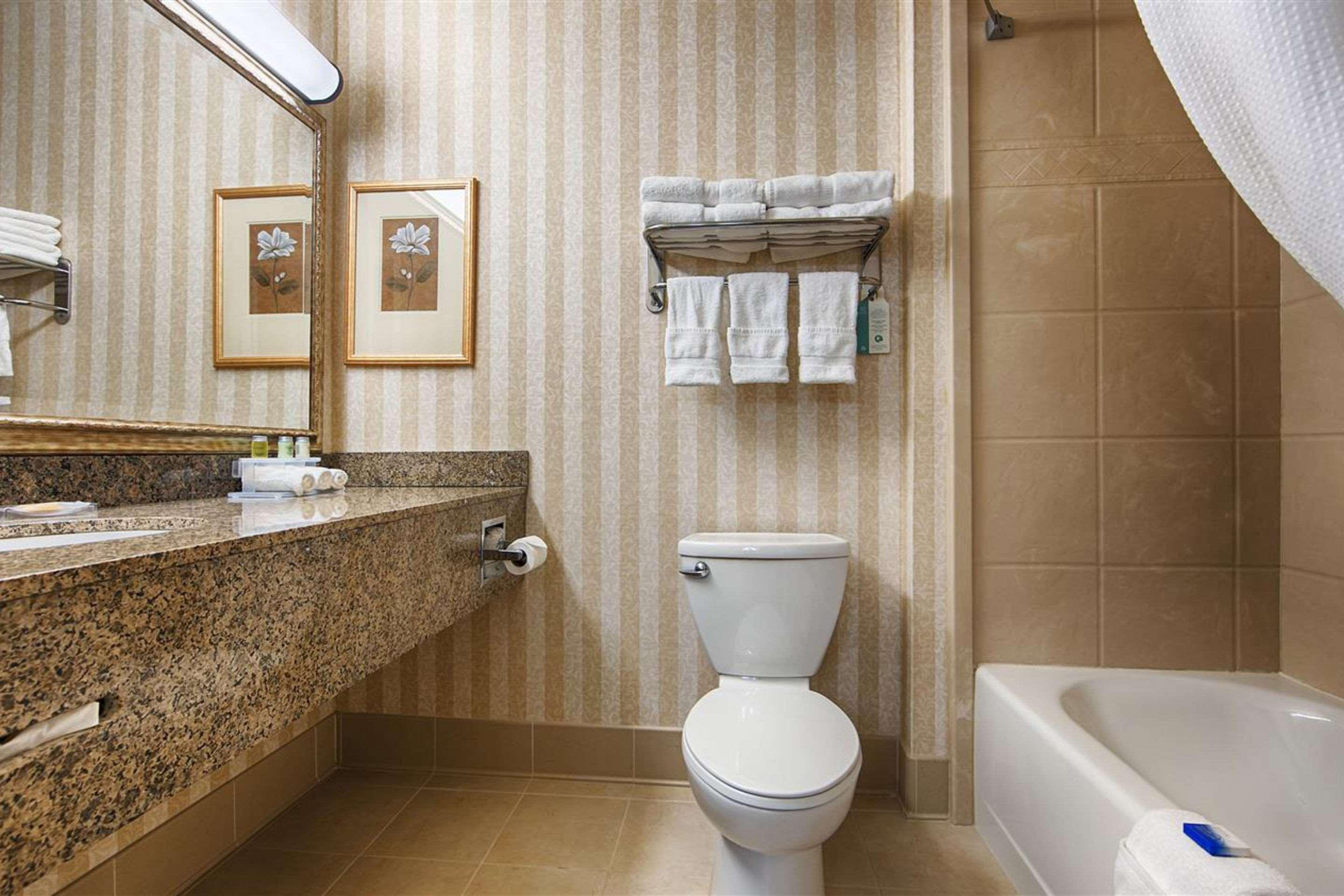 Heritage Hotel And Suites Dickinson Eksteriør billede